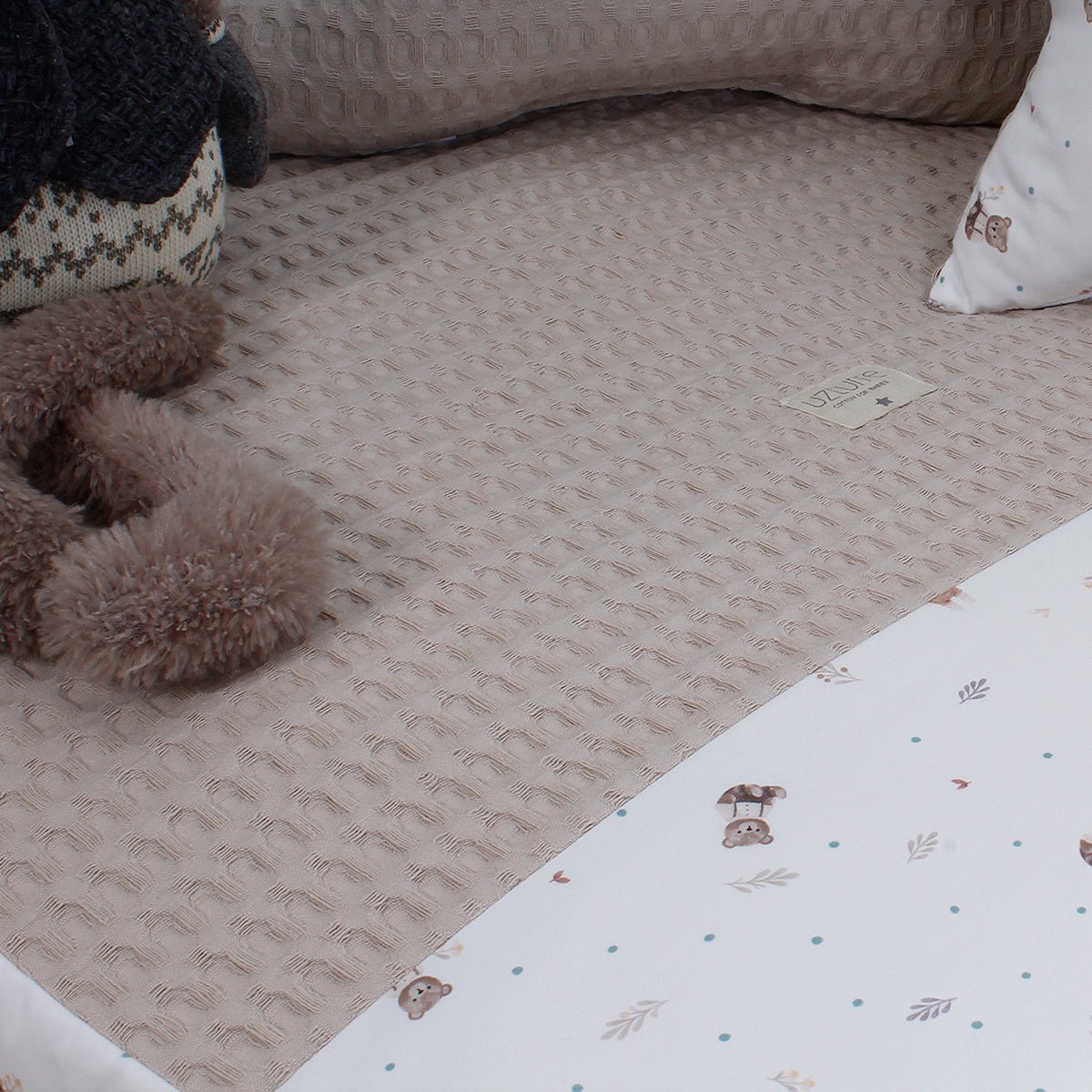 Edredon y Protector cuna Gaspar Uzturre - Nanetes