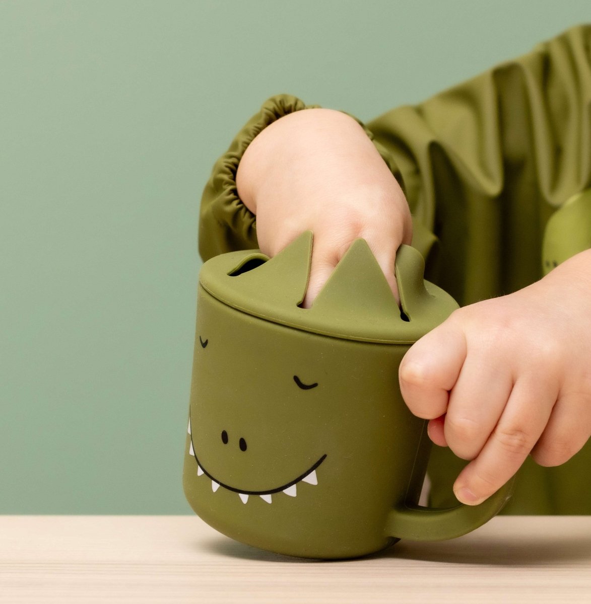 Taza Porta Snacks Silicona Dino Trixie - Nanetes