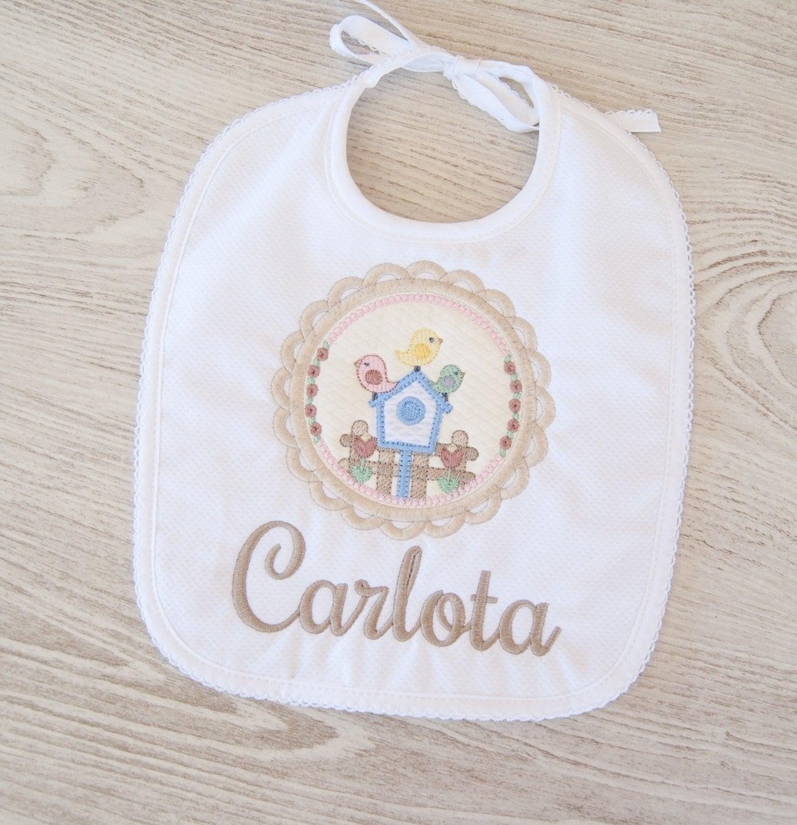 Babero Personalizado Bebé Nanetes Casita Pájaros - Nanetes