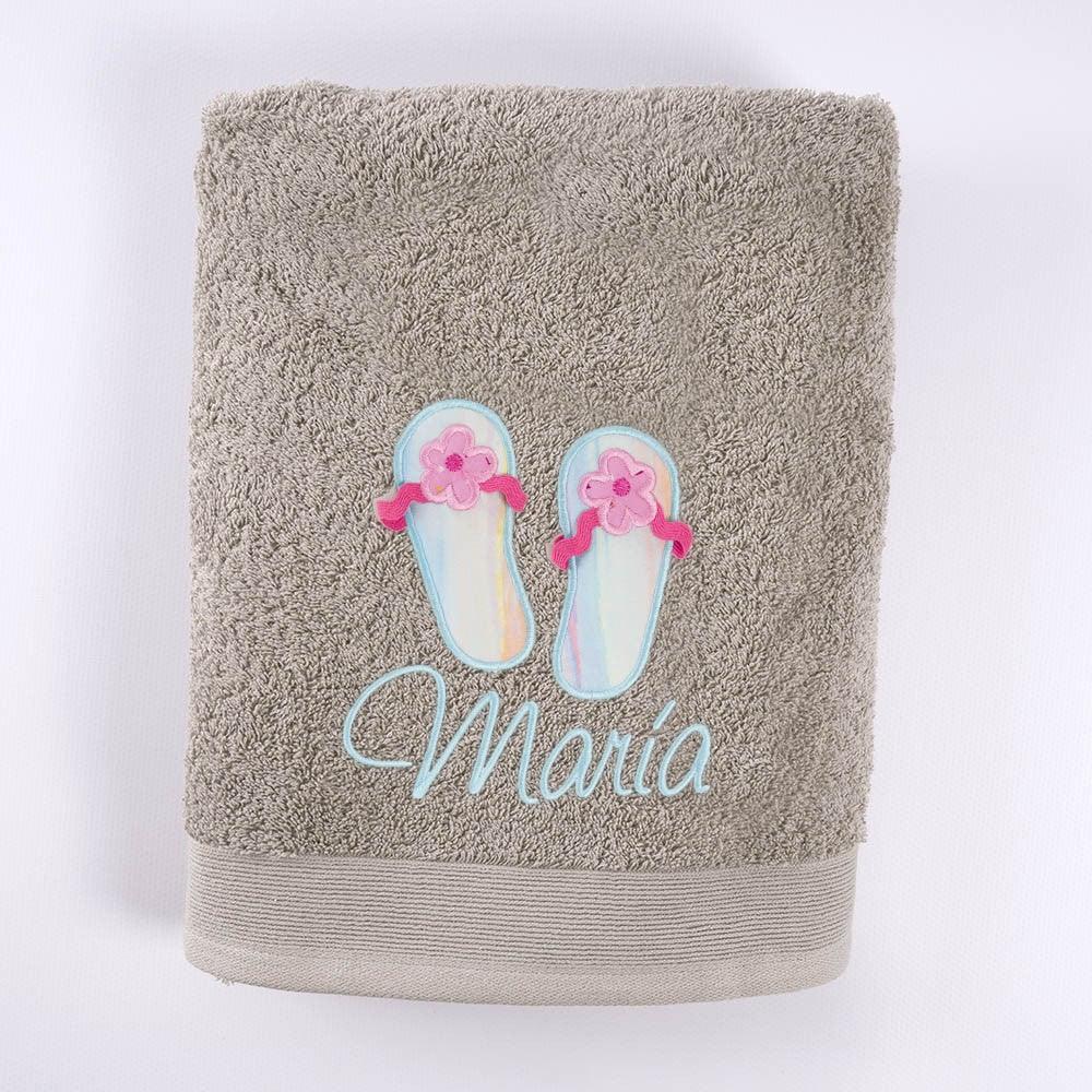 Toalla Personalizada Bordada Niña Sandalias Nanetes